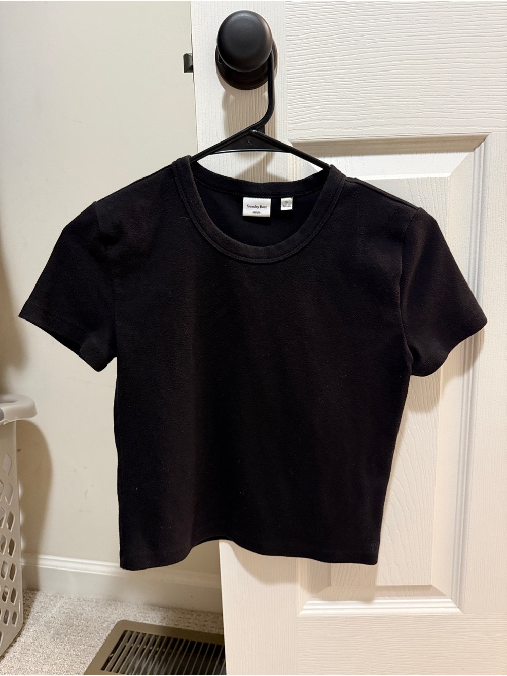 Aritzia Black Short Sleeve Crewneck Tee